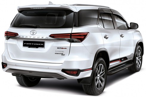 Toyota Fortuner 2017 máy dầu có thêm 2 bản trang bị mới, giá từ 995 triệu Đồng - Ảnh 1.