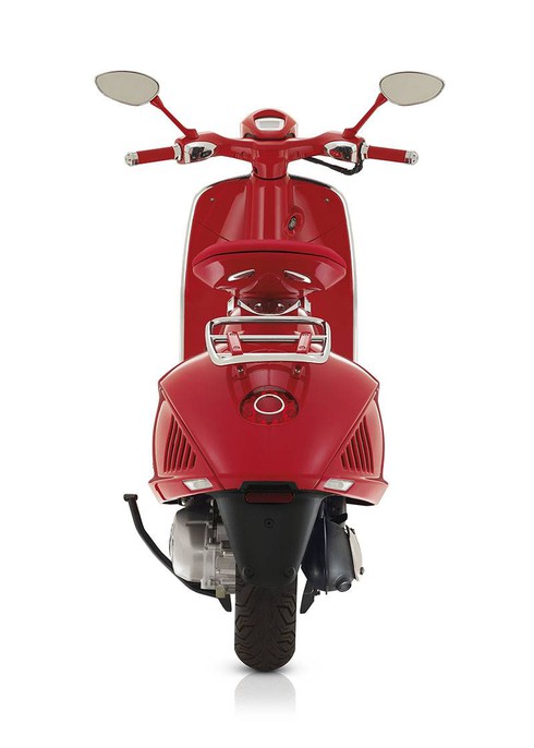 Cận cảnh Vespa đỏ giá hơn 400 triệu đồng - ảnh 4