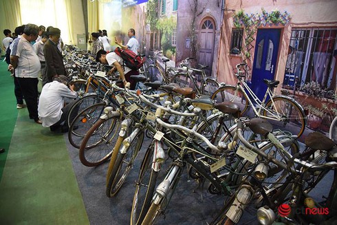 Xem những chiếc xe đạp cổ giá đắt ngang ô tô đang được trưng bày tại Hà Nội - ảnh 3