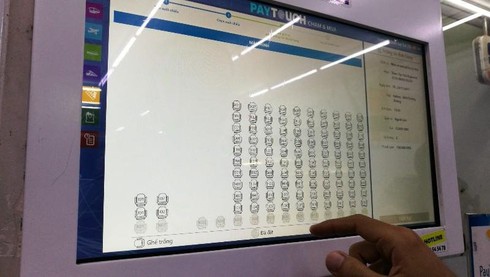 Ra cửa hàng tiện lợi mua vé xem phim, vé máy bay… - ảnh 3