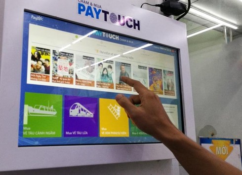 Ra cửa hàng tiện lợi mua vé xem phim, vé máy bay… - ảnh 2