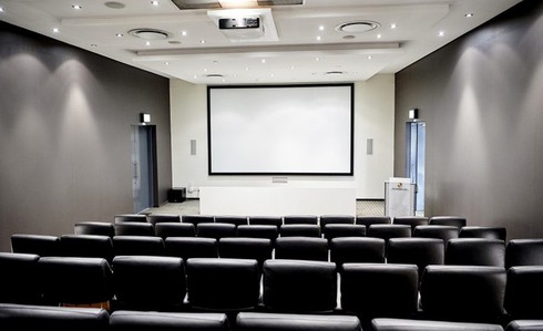 Tham quan showroom Porsche lớn nhất thế giới - Ảnh 9.