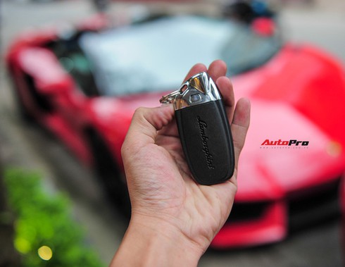 Chán phong cách Dubai, Lamborghini Aventador Roadster về màu nguyên bản tại Hà Nội - Ảnh 14.
