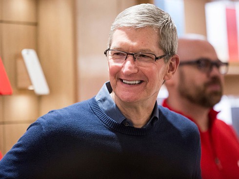 Một ngày của Tim Cook - người mang về 102 triệu USD cho Apple trong năm 2017 - ảnh 1