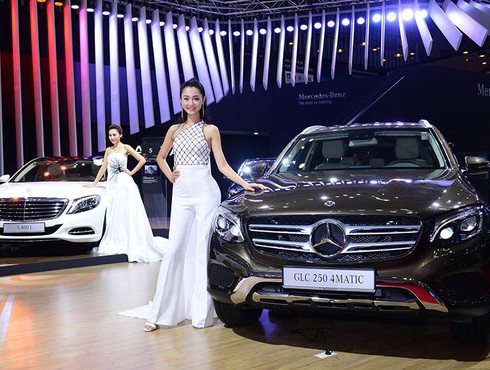 Mẫu xe sang nào ăn khách nhất Việt Nam? - ảnh 1
