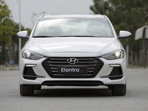 Hyundai Elantra Sport 2018 chính thức ra mắt thị trường Việt Nam, giá 729 triệu đồng - ảnh 1