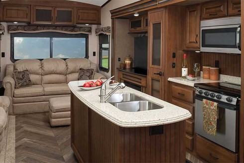 Xe tiện ích như biệt thự chào thị trường với giá 6,8 tỷ đồng - ảnh 5