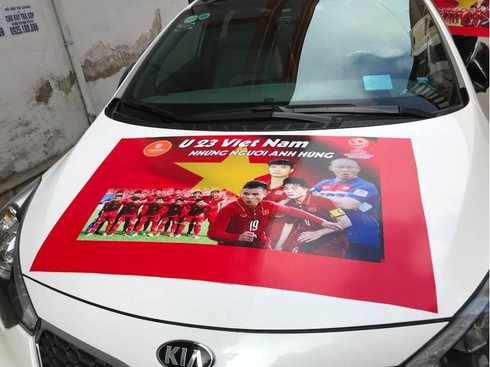 Cách bóc decal trên ô tô nhanh và hiệu quả nhất - ảnh 1