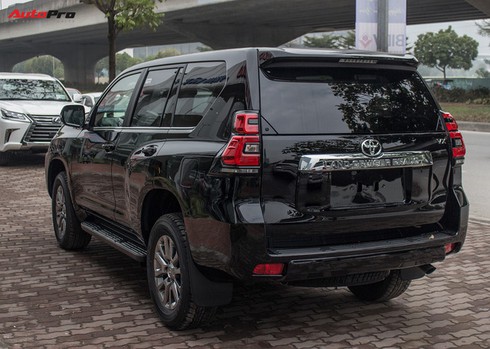 Sau Tết, giá xe Toyota Land Cruiser, Prado còn tăng mạnh - Ảnh 2.