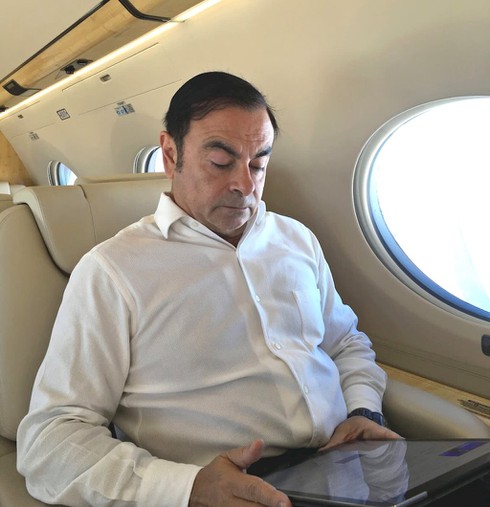Một ngày của Carlos Ghosn - người quyết định vận mệnh 3 hãng xe hơi lớn - ảnh 1