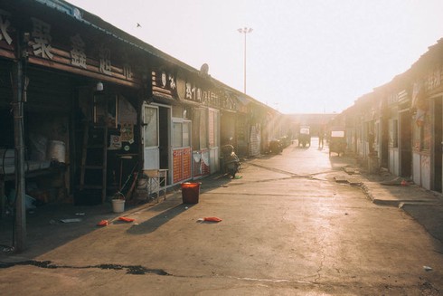 Bên trong