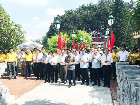 Thu thập dữ liệu mộ liệt sĩ: Ứng dụng công nghệ mới thiết thực - ảnh 1