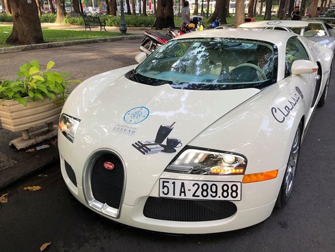 Bugatti Veyron và dàn siêu xe khởi động hành trình của