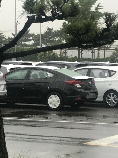 Hyundai Elantra 2019 hoàn toàn lộ diện - ảnh 2