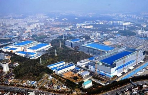 Samsung mo nha may dien thoai lon nhat the gioi o An Do hinh anh 1