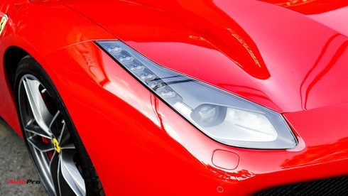 Ferrari 488 Spider kí gửi tại showroom xe cũ Hà Nội với giá ngang Mercedes-Maybach S500 - Ảnh 2.