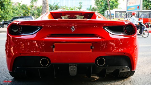 Ferrari 488 Spider kí gửi tại showroom xe cũ Hà Nội với giá ngang Mercedes-Maybach S500 - Ảnh 8.