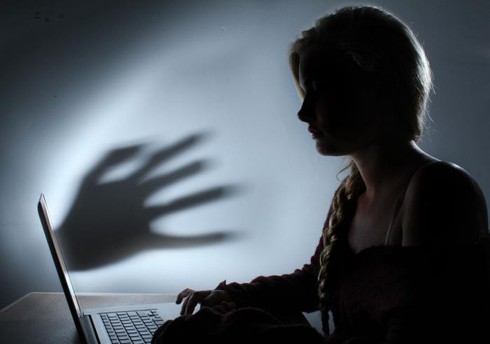 Tháng Cô hồn, Youtube dọa ma người dùng ngay trên quảng cáo - Ảnh 1.