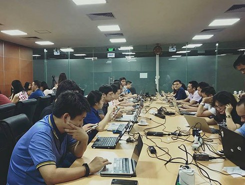 VinaPhone thử nghiệm thành công chuyển đổi thuê bao 11 số về 10 số/ VinaPhone diễn tập chuyển đổi thành công thuê bao 11 số sang 10 số / VinaPhone cung cấp công cụ hỗ trợ thuê bao 11 số về 10 số có thể tự đồng bộ danh bạ