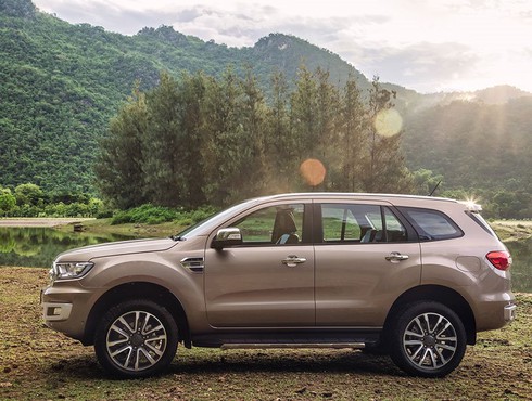 Ford Everest 2018: Giảm giá hơn 500 triệu đồng vẫn nâng cấp, trau chuốt - ảnh 4