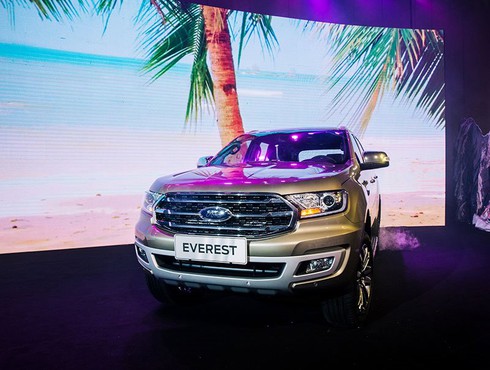 Ford Everest 2018: Giảm giá hơn 500 triệu đồng vẫn nâng cấp, trau chuốt - ảnh 1