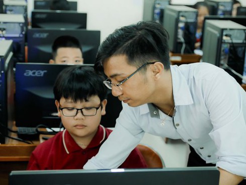 Vòng đầu tiên cuộc thi ViOlympic năm học 2018-2019 sẽ được mở vào 18/9 / Cuộc thi giải Toán, Vật lí qua mạng Internet năm học 2018-2019 sẽ mở vòng đầu tiên vào 18/9 / Dự kiến lịch mở vòng thi chương trình ViOlympic năm học 2018-2019