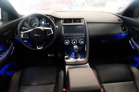 Chiếc Jaguar E-Pace đầu tiên đã cập bến thị trường Việt Nam - ảnh 3