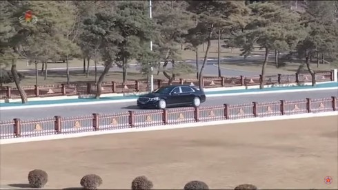 Ông Kim Jon-un vừa tậu Mercedes-Maybach S600 limo chống đạn mới nhất - ảnh 1