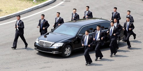 Ông Kim Jon-un vừa tậu Mercedes-Maybach S600 limo chống đạn mới nhất - ảnh 4