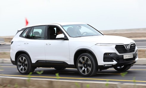 VinFast hoàn thành sản xuất ô tô đầu tiên, Lux SA 2.0 đã lăn bánh thử nghiệm tại Việt Nam - ảnh 5