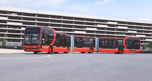 Mẫu xe buýt điện dài nhất thế giới chở được 250 khách/chuyến - ảnh 2