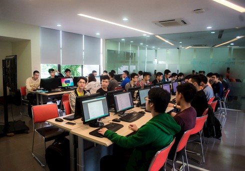 Ngành hot IoT và triển vọng việc làm cho các sinh viên Việt Nam | Ngành IoT đang “khát” nhân lực học ở đâu, thu nhập ra sao?