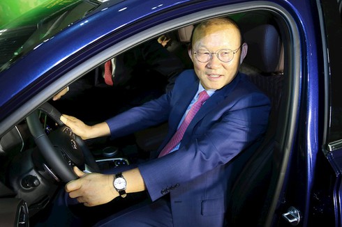 Tập đoàn Thành Công tặng xe Hyundai Santa Fe cho ông Park Hang Seo - ảnh 2