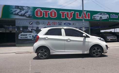 Thuê xe tự lái dịp 30/4: Giá tăng gấp đôi, khó thuê xe