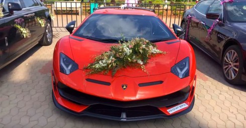 Loạt siêu xe đình đám trong đám cưới xa hoa nhất từng thấy