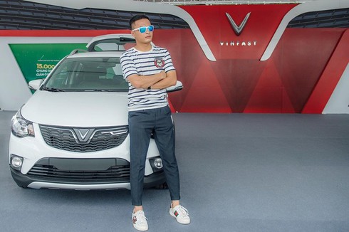 VinFast Fadil hút khách hàng và dàn sao