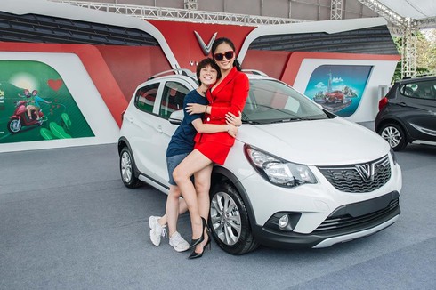 VinFast Fadil hút khách hàng và dàn sao