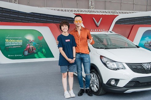 VinFast Fadil hút khách hàng và dàn sao