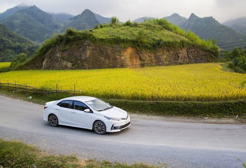 Không chỉ Vios, Toyota cũng giảm giá sốc đối với Corolla Altis - ảnh 1