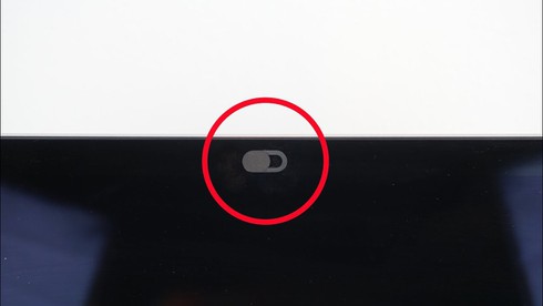 Vụ việc chấn động quá khứ ít ai biết là nỗi sợ khiến Mark Zuckerberg cũng phải che tịt webcam - Ảnh 3. Vụ việc chấn động quá khứ ít ai biết là nỗi sợ khiến Mark Zuckerberg cũng phải che tịt webcam - Ảnh 3.