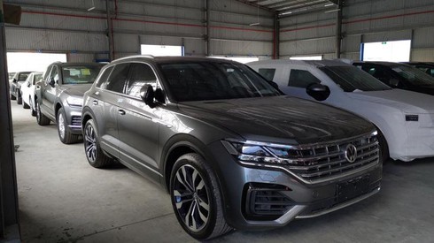 Xe Volkswagen có đường lưỡi bò: Tịch thu xe, phạt tiền và đình chỉ doanh nghiệp nhập khẩu - ảnh 1