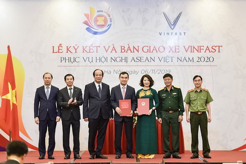 Ô tô VinFast là phương tiện di chuyển chính thức tại hội nghị ASEAN 2020 - ảnh 1