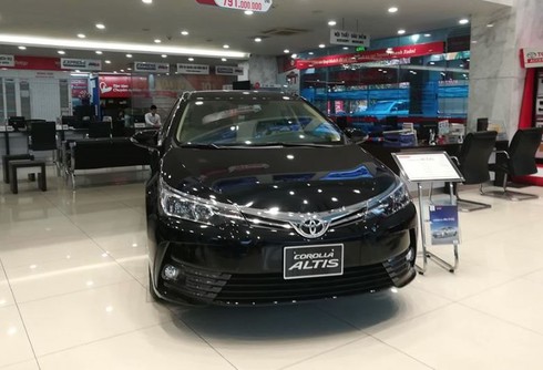 Doanh số Innova giảm sút, Altis tiếp tục