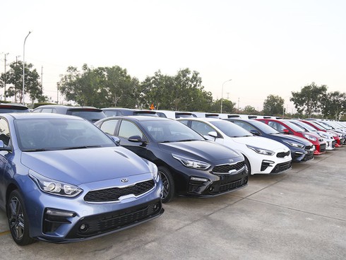 Lô xe Kia Cerato đầu tiên lắp ráp tại Việt Nam xuất khẩu sang thị trường Myanmar - ảnh 1
