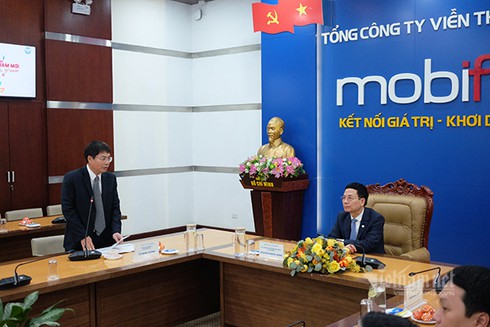 Bộ trưởng Nguyễn Mạnh Hùng kiểm tra công tác đảm bảo thông tin liên lạc Tết Canh Tý