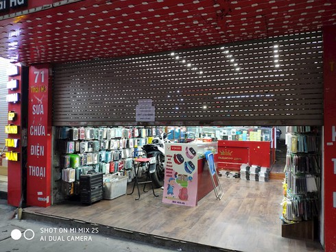 Các chuỗi bán lẻ công nghệ đồng loạt đóng cửa trước giờ G - ảnh 9