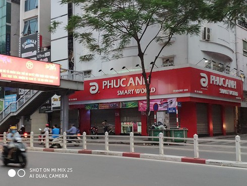 Các chuỗi bán lẻ công nghệ đồng loạt đóng cửa trước giờ G - ảnh 7