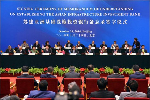 Australia bội hứa với Mỹ, gia nhập AIIB do Trung Quốc khởi xướng - ảnh 1