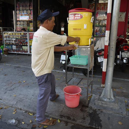 Đà Nẵng: Cảm ơn bình trà miễn phí! - ảnh 1