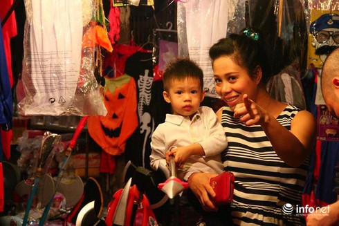 Trẻ em Hà Nội thích thú chào đón lễ hội Halloween - ảnh 4